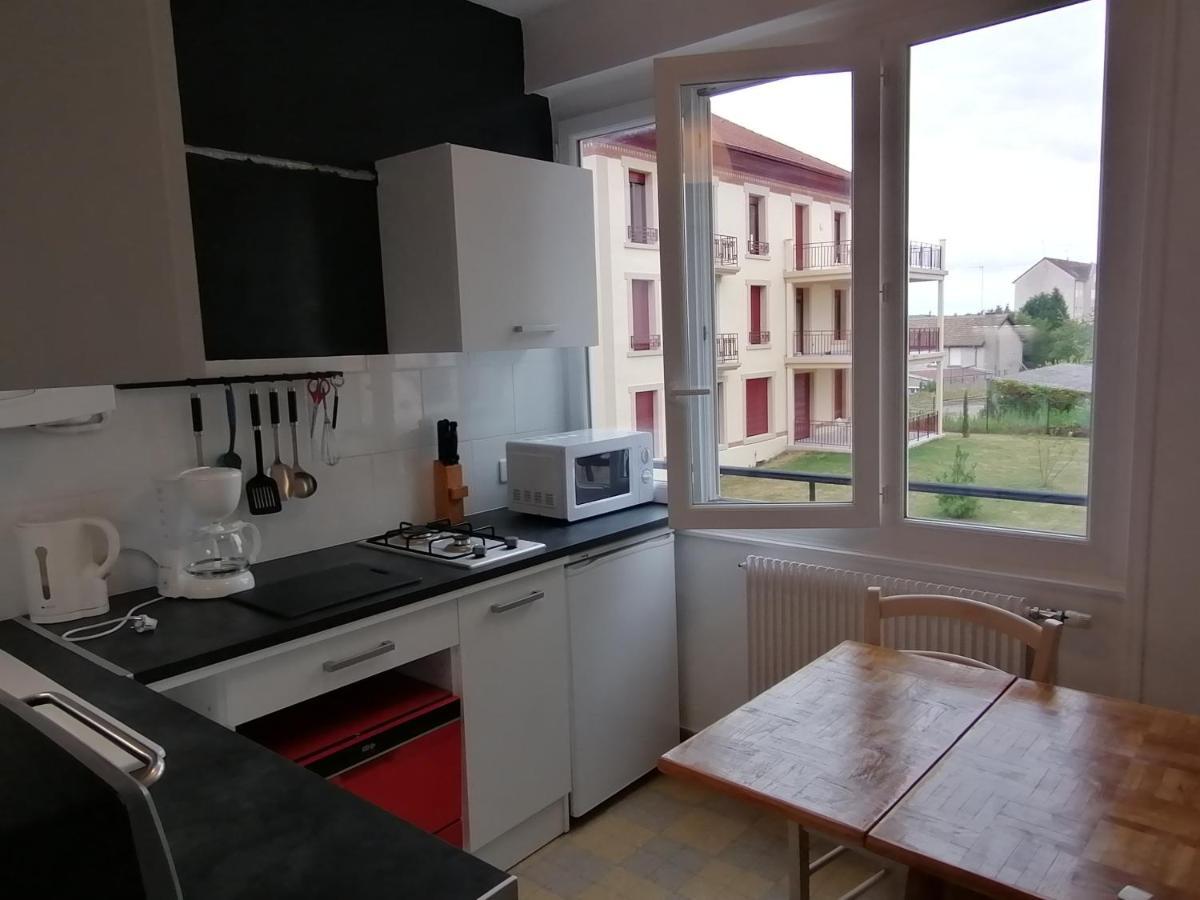 Joli F2 En Face De La Gare De Paray-Le-Monial Apartamento Exterior foto